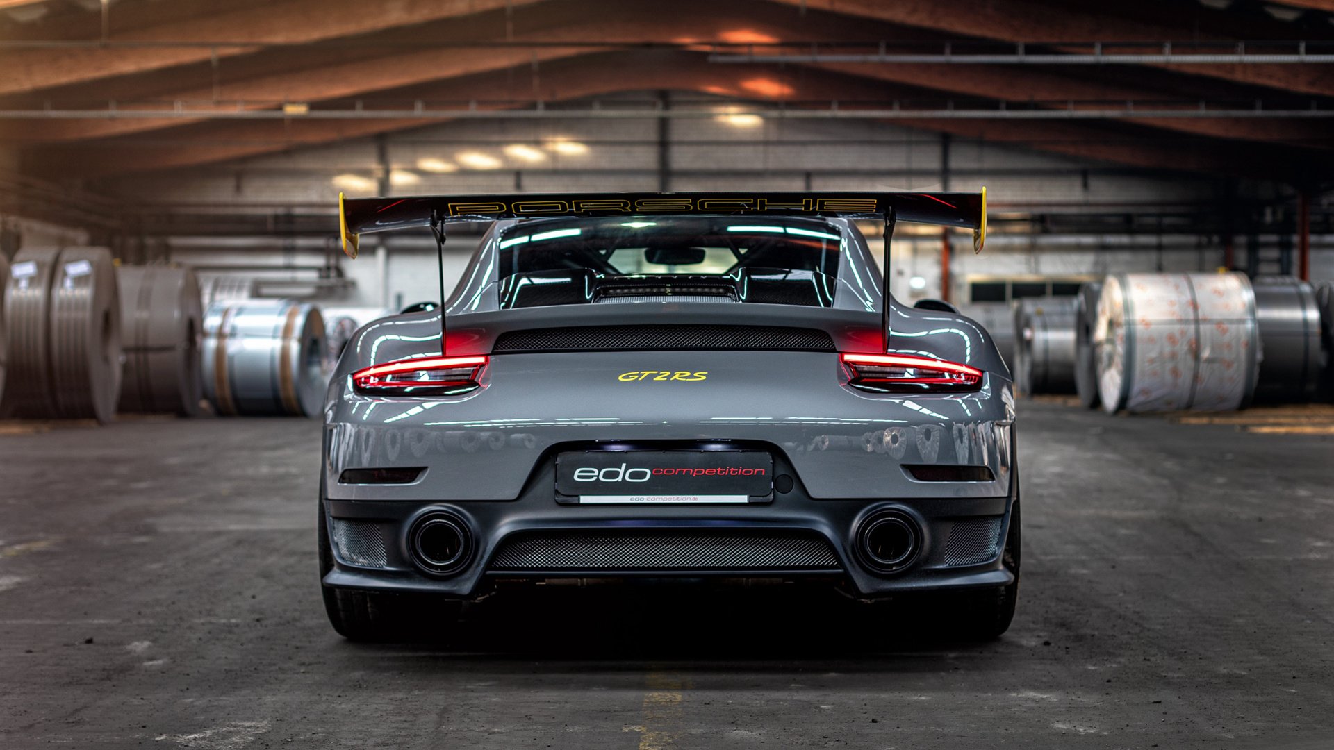 开云平台-战神范戴克一夫当关，铁血巴拉圭窒息碾压—个人英雄主义与团队压迫美学的双重奏